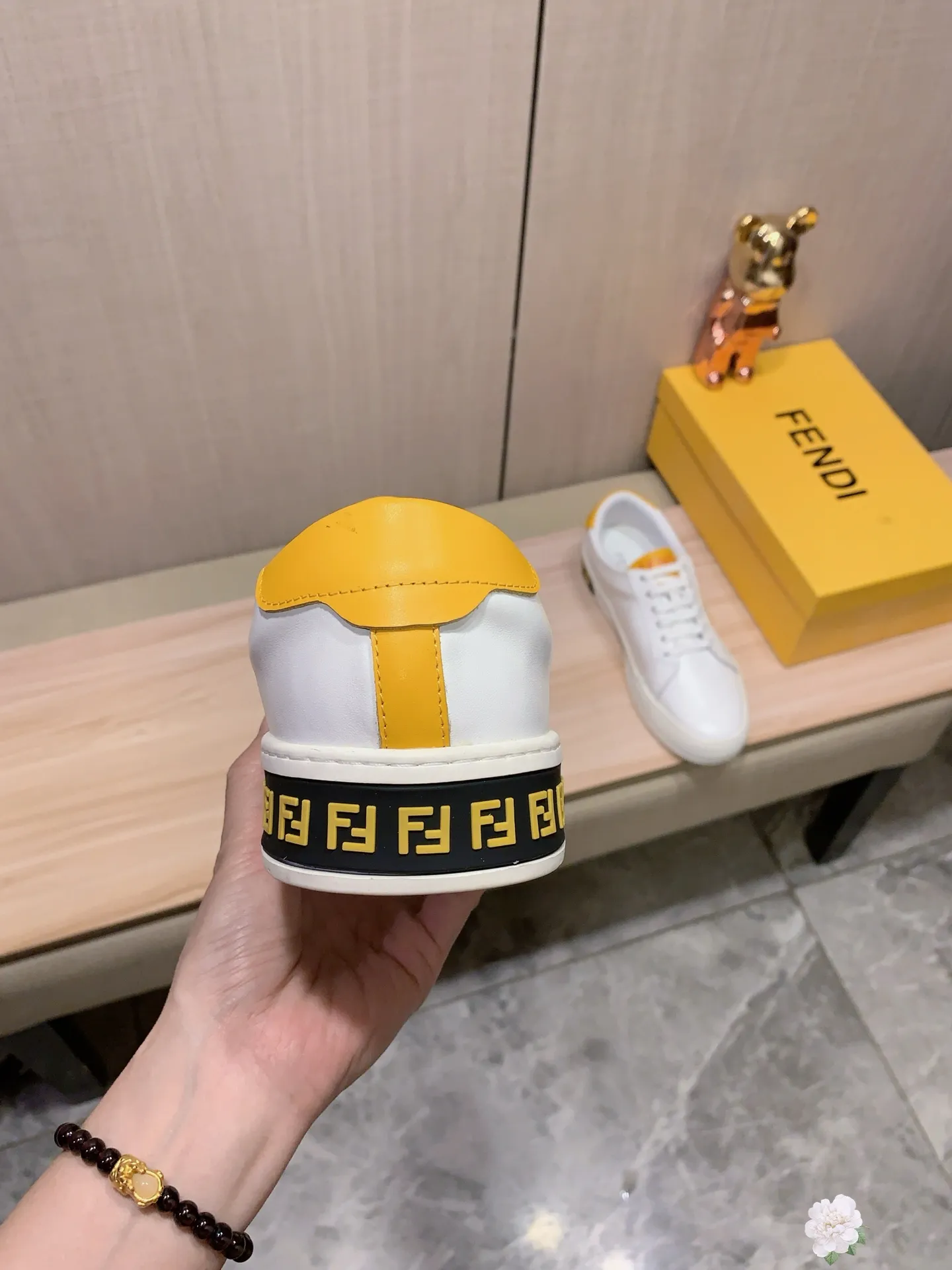 Men's Men's Shoes💰442💰💰🎩🎩[Lightning][Lightning] "FENDI*" The latest and most popular casual shoes, top brand [Seduce] luxury~purchase, top~quality. [Strong] The upper is made of imported breathable cowhide material ➕ breathable sheepskin feet (•) with fine workmanship. The original stylish and stylish soft rubber wear-resistant and non-slip outsole is light and comfortable on the feet. The real thing looks better when taken in real life. 226: code: 38-44, white and black selected